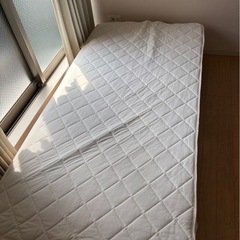 足付きマットレスの画像