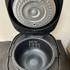 2023年製 シャープのマイコンジャー炊飯器「KS-CF05B」の画像