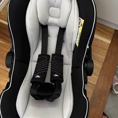 新生児　チャイルドシートの画像
