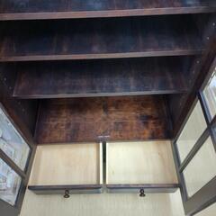 書棚 レトロなガラス扉キャビネット  高級感 ウッド  大容量収納【こちらは店舗です。浜村鹿野温泉ICから3分 買取本舗 宮本リサイクル 営業時間9～19時 定休日水曜のみ←連絡できませんm(_ _)m】の画像