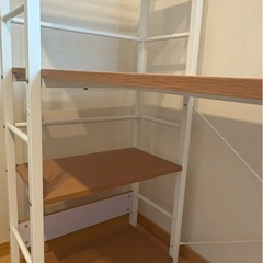 棚一体型デスクの画像