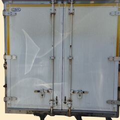 中型トラック用アルミ冷蔵・冷凍コンテナ　内寸 660cm x 233cm x 188cm 外寸 675cm x 247cm x 250cm 物置・倉庫・ガレージの画像