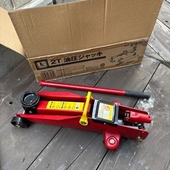 「コーナン オリジナル 2t油圧フロアジャッキ KG07-0840」です。の画像