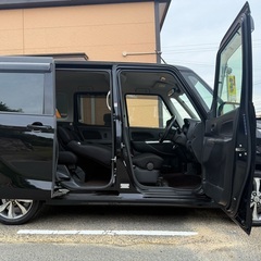 アラウンドビューモニター付き☆26年式☆月々1万円〜分割払い可❗️ 車検2年付き！【名義変更代込み】大人気☆日産 デイズルークス☆HDDナビ付き☆走行中DVD見れます☆アラウンドビューモニター付き☆両側電動スライドドア☆純正アルミ☆ドラレコ付き☆スマートキー☆フルオートエアコンそのまま乗って帰れます❗️の画像