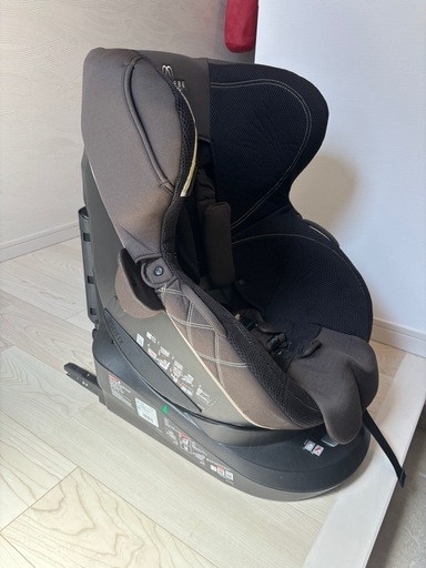 エールべべ　チャイルドシート