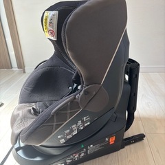 エールべべ　チャイルドシートの画像
