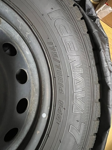 値下げ交渉可能　175/70R14 スタッドレスタイヤ4本　2023年生産