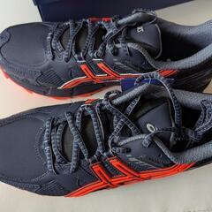 【新品未使用、箱・説明書全てあります】asicsスノーシューズの画像