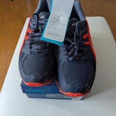 【新品未使用、箱・説明書全てあります】asicsスノーシューズの画像