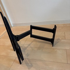 PERLESMITH (ペルレスミス) テレビウォールマウント 26~55インチテレビ用 最大70ポンドまでのテレビ用 フルモーションテレビマウントブラケット スイベル/チルト/レベル調整/コーナーマウント/関節アーム付き Max VESA 400x400mm PSMFK7
の画像