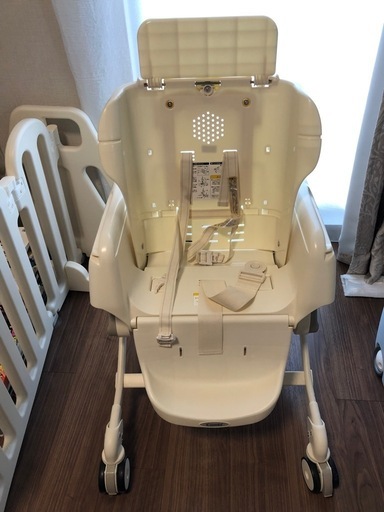 combi  ネムリラ AUTO SWING エッグショック BE ココアブラウン