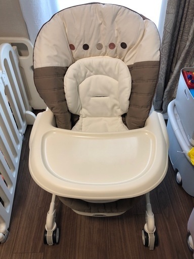 combi  ネムリラ AUTO SWING エッグショック BE ココアブラウン