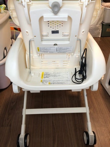 combi  ネムリラ AUTO SWING エッグショック BE ココアブラウン