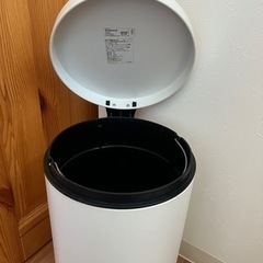 【新品】IKEAゴミ箱の画像