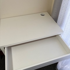 IKEA MICKE ミッケ デスク ホワイト 
73x50 cm の画像