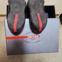 PRADAスニーカーの画像