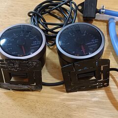 AUTO GAUGEのバキューム計＆電圧計の画像