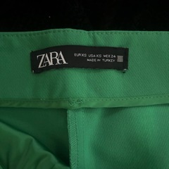 ZARA ショートパンツ ハイウェストパンツ グリーンの画像