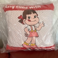 未開封　不二家　ぺこちゃん　クッション　中綿入り　コレクション　レッド　ドットの画像