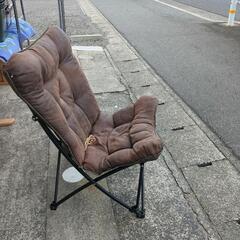 ニトリ バタフライチェア キャンプやアウトドアに！座り心地◎折りたたみチェア ​ 【こちらは店舗です。浜村鹿野温泉ICから3分 買取本舗 宮本リサイクル 営業時間9～19時 定休日水曜のみ←連絡できませんm(_ _)m】の画像