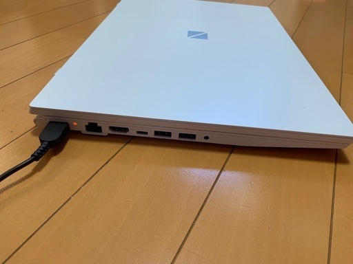ホワイトノートPC 15.6インチ