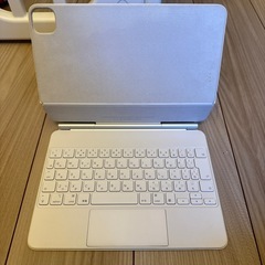 iPad Magic Keyboard ホワイト 11インチの画像