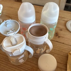 離乳食調理セット、ミルク、哺乳瓶などなどの画像