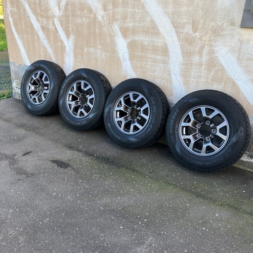 ジムニーシエラ純正ホイールスタッドレス4本