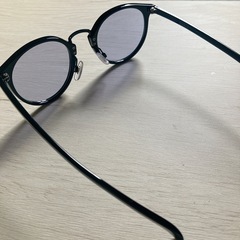 ブルー　黒縁サングラス　の画像