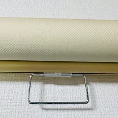 ロールスクリーン　ベージュH235 x W125cmの画像