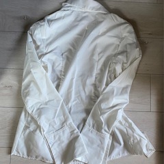 シャツ　白　レディースの画像
