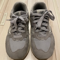 NB スニーカー（M5740PSG）の画像