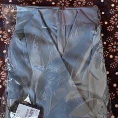 新品未使用上品なカシュクールデザインでパーティーからデイリーまで使える の画像