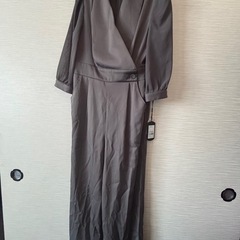 新品未使用上品なカシュクールデザインでパーティーからデイリーまで使える の画像