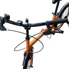オレンジ色の折りたたみ自転車「FIELD CHAMP」の画像