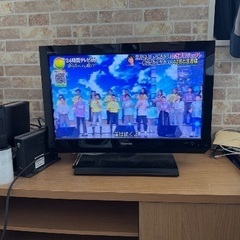24インチテレビ　お写真のTV台も出品中の画像