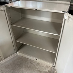 鍵付  キャビネット  スチール棚  高さ108cmの画像