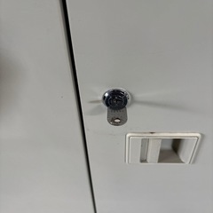 鍵付  キャビネット  スチール棚  高さ108cmの画像