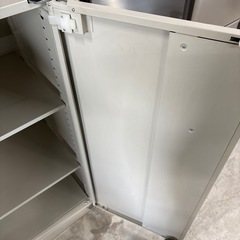 鍵付  キャビネット  スチール棚  高さ108cmの画像