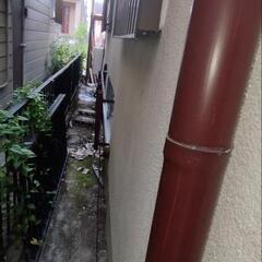 金属製物置　幅約1.5m 高さ約2m　の画像