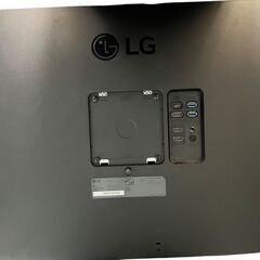 LG 32UN880-B 32インチ 4K モニター（エルゴノミクスアーム付き）の画像