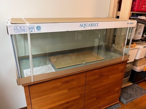 値下げしました！
1200x450x450 水槽 新品未使用品