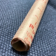 英字新聞風　包み紙の画像