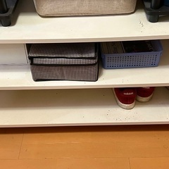 IKEAの白いテレビ台の画像
