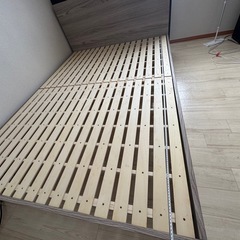 【値下げ交渉可】ダブルベッド、マットレス付きの画像