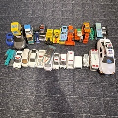 トミカ＆自動車 約40台の画像