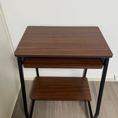 引き出し式デスクキャスター付きの画像