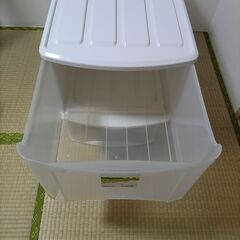 第2弾アイリスオーヤマ押し入れ 収納ケース２個　幅37.6×奥行74×高さ28cmの画像