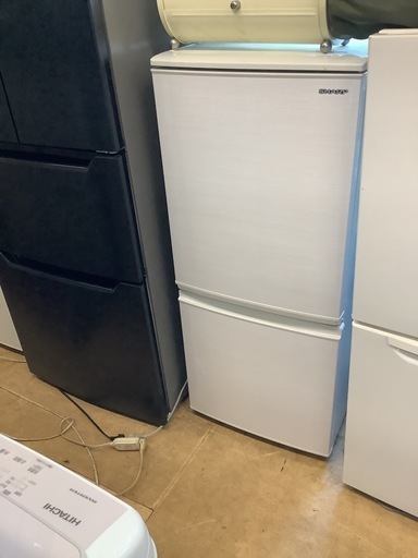 SHARP 冷蔵庫 SJ-D14F-W 約137L 楽天市場】シャープ SJ-D14FJ-N シャープ 137L 2ドア冷蔵庫