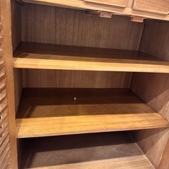 美品コンパクト食器棚の画像